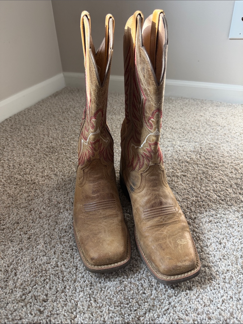 Women’s Ariat boots size 8.5